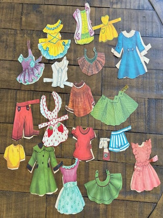 PAPER DOLLS - DARLING DOLLS WITH WAVY HAIR - Saafield, 1952