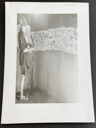 CAVE PAINTINGS AFRICA FEMALE ARCHEOLOGIST 1963