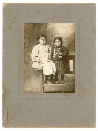 NATIVE AMERICAN CHILDREN STUDIO PORTRAIT, EARLY 1900S, 5X7 MOUNT