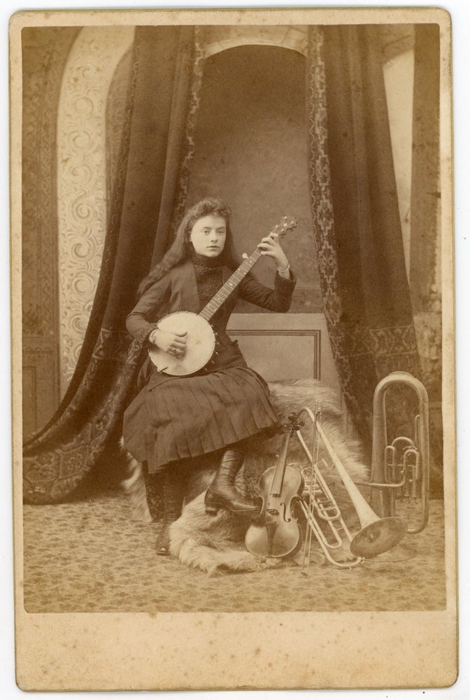 Item #191 WOMAN MUSICIAN WITH BANJO, VIOLIN AND HORNS 1880s CABINET CARD PHOTO
