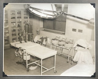 1930's UNIVERSITY OF CINCINNATI CHILDREN'S HOSPITAL MATERNITY WARD PHOTO ALBUM