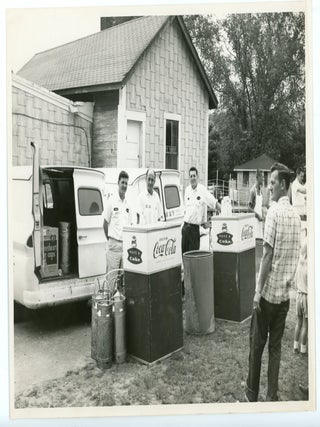 VENDING MACHINES CANDY COFFEE ICE CREAM COCA-COLA - 1950s PHOTO LOT