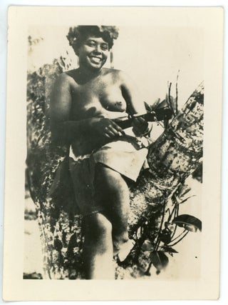 COLLECTION OF PHOTOS AND FLIGHT CAP FROM MAN IN THE USMC WWII