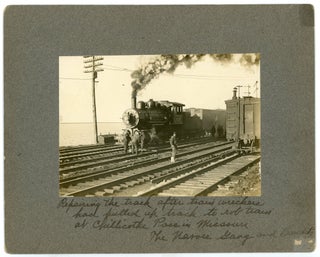 Item #400 CHILLICOTHE PASS MISSOURI FIXING RR TRACKS AFTER TRAIN ROBBERY VINTAGE PHOTO