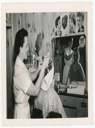HAIR SALON BEAUTY PARLOR 1940s SNAPSHOT PHOTO LOT