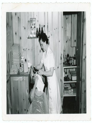 HAIR SALON BEAUTY PARLOR 1940s SNAPSHOT PHOTO LOT