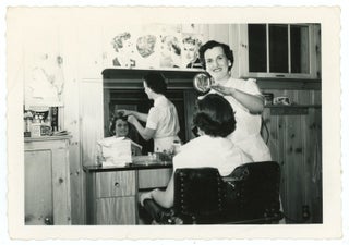 HAIR SALON BEAUTY PARLOR 1940s SNAPSHOT PHOTO LOT