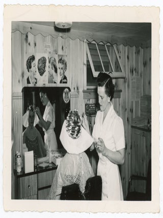 HAIR SALON BEAUTY PARLOR 1940s SNAPSHOT PHOTO LOT