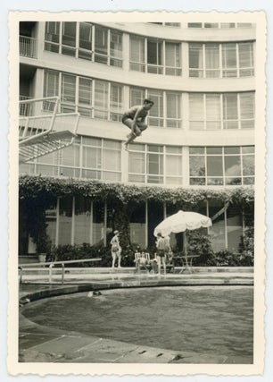 BOYS HIGH DIVE INTO POOL VINTAGE SNAPSHOT PHOTO LOT