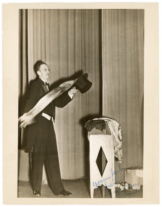 MAGIC ACTS - MAGICIANS - 14 VINTAGE PHOTOS, MANY SIGNED